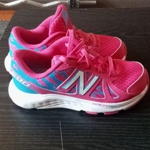 Girls size 2.5 new balance